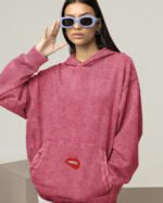 Bluza oversize z kapturem <br>Love z motywem ust <br>Haft, Efekt sprania
